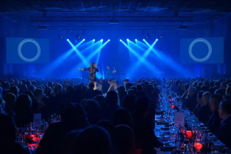 Liveunderholdning og sceneshow på firmafest i Stavanger